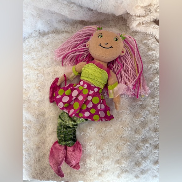 Groovy Girl Mackenna Doll with removable Mermaid Outfit - Picture 1 of 6